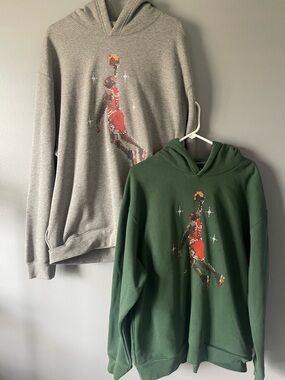 (2) Jordan Pixel Jumpman Hoodie in Green and Gray